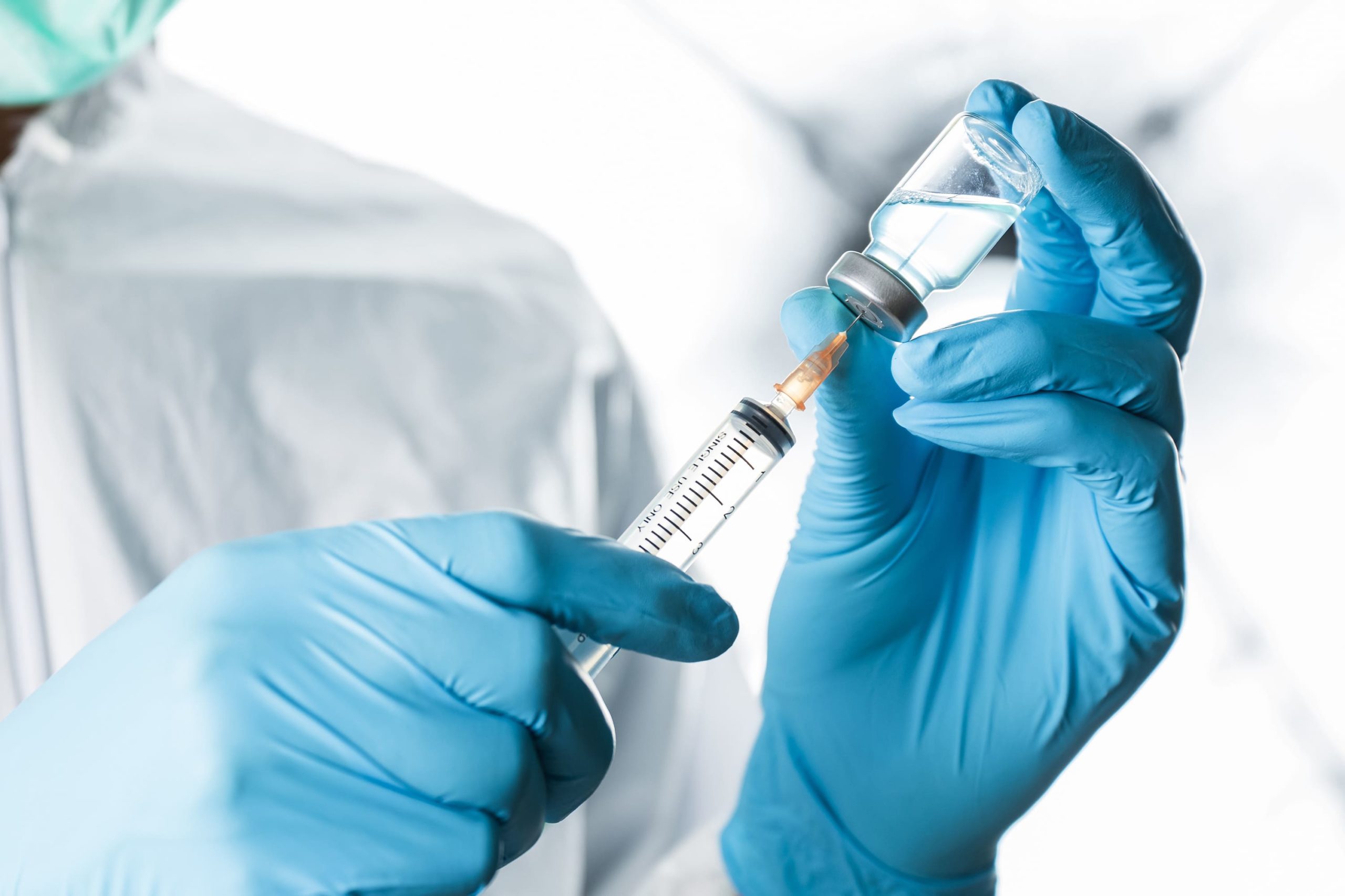 Blog 4 Doctor hands holding Injections | Luz MediSpa in Somers, NY